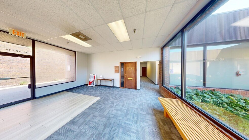 More Photos Of 11-47 E Northwest Hwy, Palatine Unknown For Lease