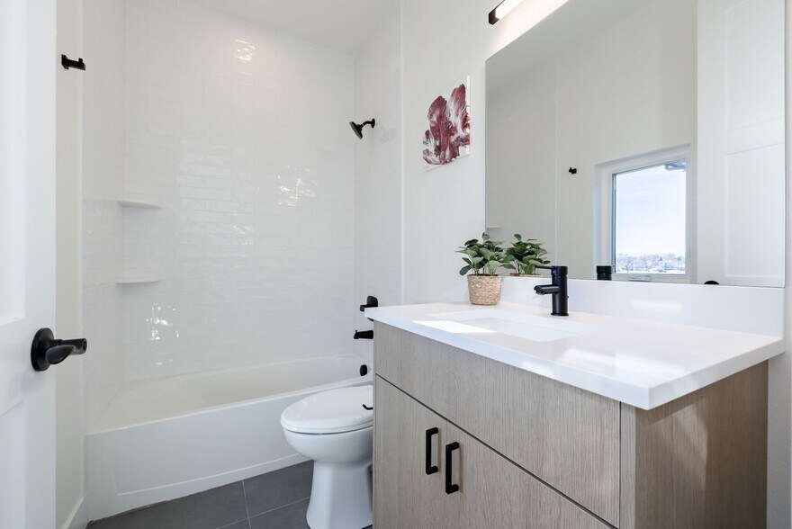 More Photos Of 2900 W Parkside Pl, Denver Apartments For Sale