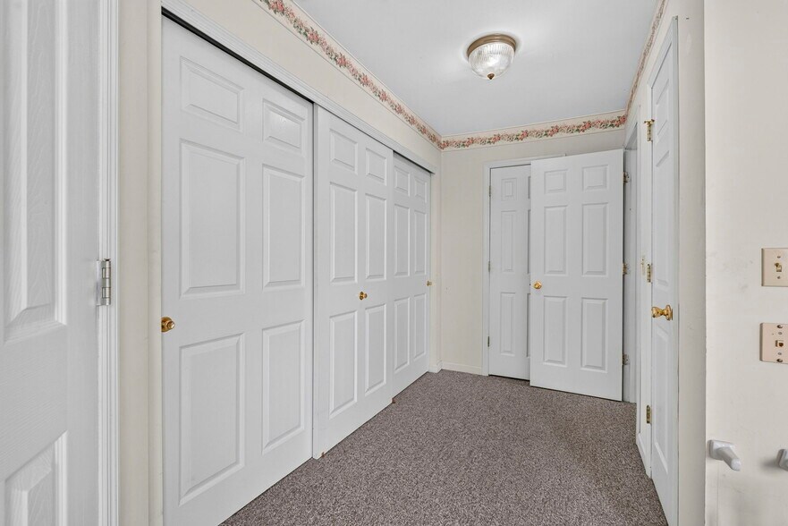 More Photos Of 9 Mingo Ln, Lake Saint Louis General Retail For Lease