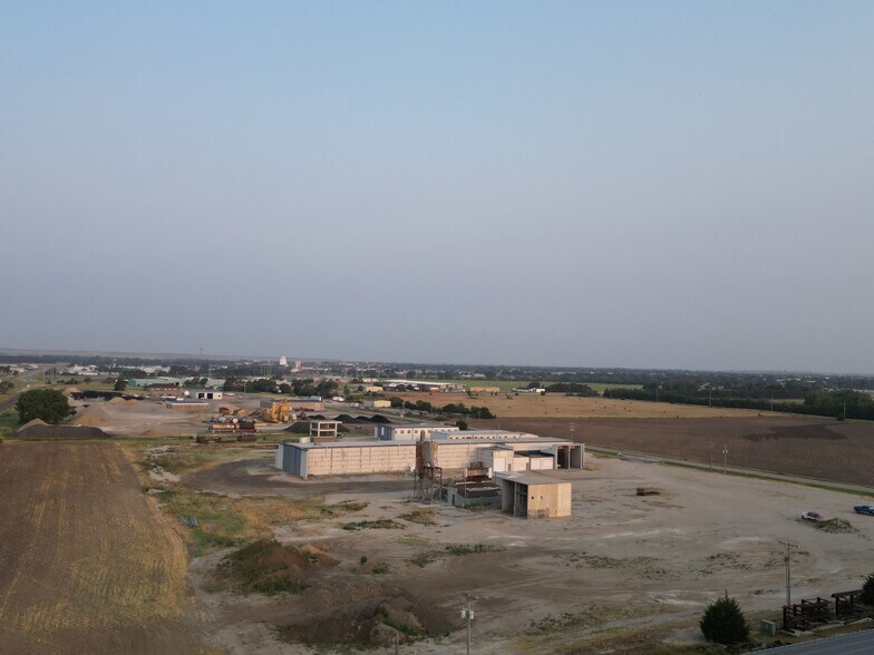 More Photos Of 2500 E 9th St, Hays Warehouse For Sale