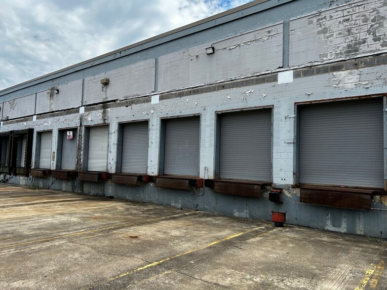 More Photos Of 2401 Blue Springs Rd, Cleveland Manufacturing For Sale