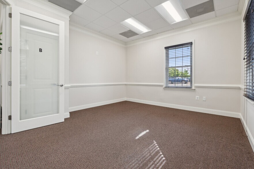 More Photos Of 1680 E Gude Dr, Rockville Office Residential For Lease