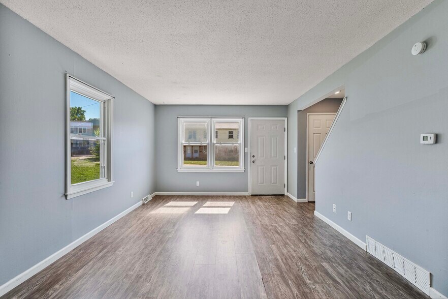 More Photos Of 2704-2712 Magnolia Dr, Bettendorf Apartments For Sale