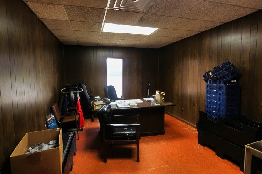 More Photos Of 1301 N Cashua Dr, Florence Specialty For Lease