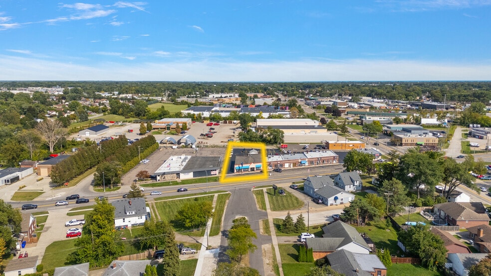 More Photos Of 32064 Utica Rd, Fraser Office For Lease