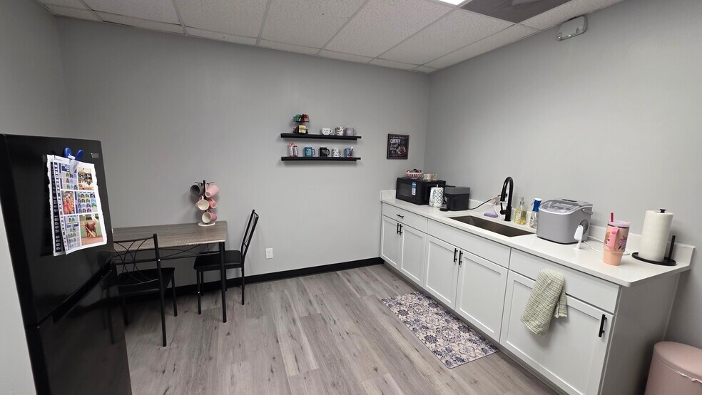 More Photos Of 85 N Main St, Mount Clemens Office Residential For Lease