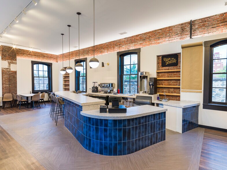 More Photos Of 2275 Bridge St, Philadelphia Unknown For Lease