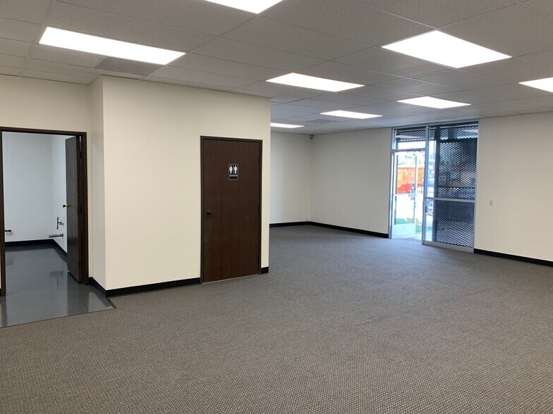 More Photos Of 15610-15630 S Figueroa St, Gardena Warehouse For Lease