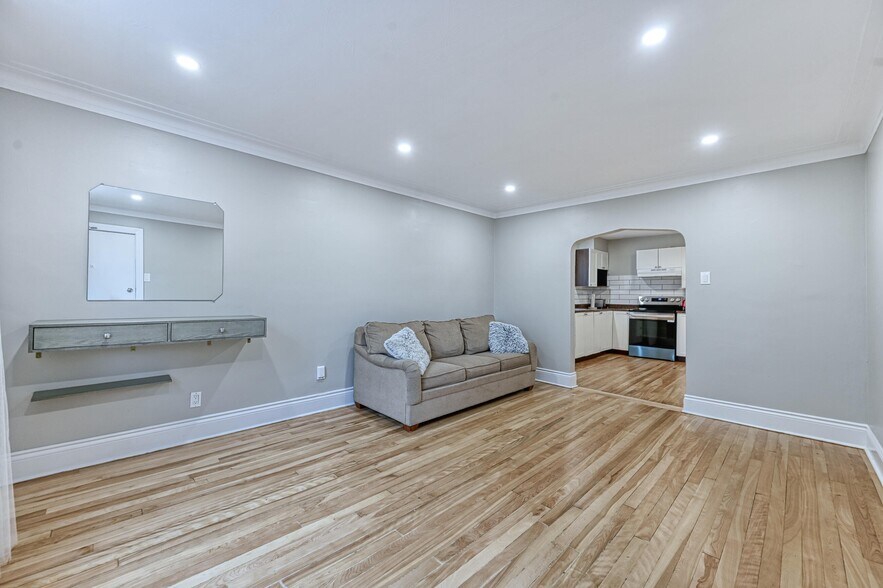 More Photos Of 156 Dagmar Av, Vanier Apartments For Sale