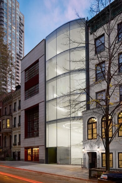 Primary Photo Of 162 E 64th St, New York Office Residential For Lease