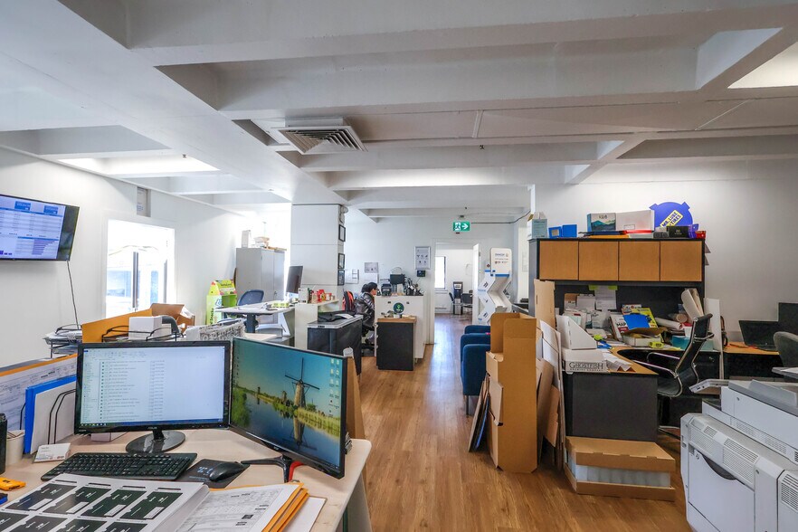 More Photos Of 125 W 71st Ave, Vancouver Warehouse For Sale