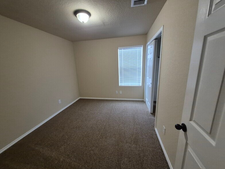 More Photos Of 8710 Vista de Nubes, Converse Apartments For Sale