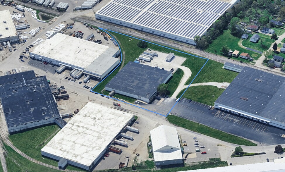 More Photos Of 1950 Stout Field West Dr, Indianapolis Warehouse For Lease