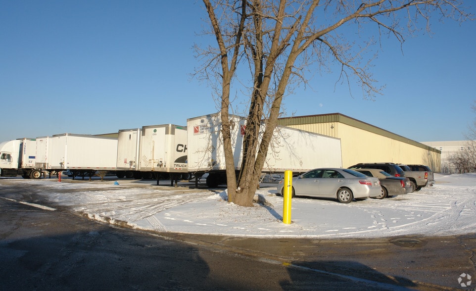 Primary Photo Of 7373 S Lockwood Ave, Bedford Park Warehouse For Sale