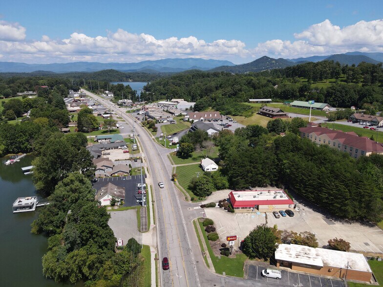 More Photos Of 244 N Main St, Hiawassee Fast Food For Lease