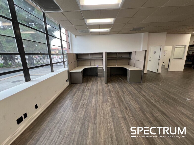 More Photos Of 7241 Lankershim Blvd, North Hollywood Office For Lease