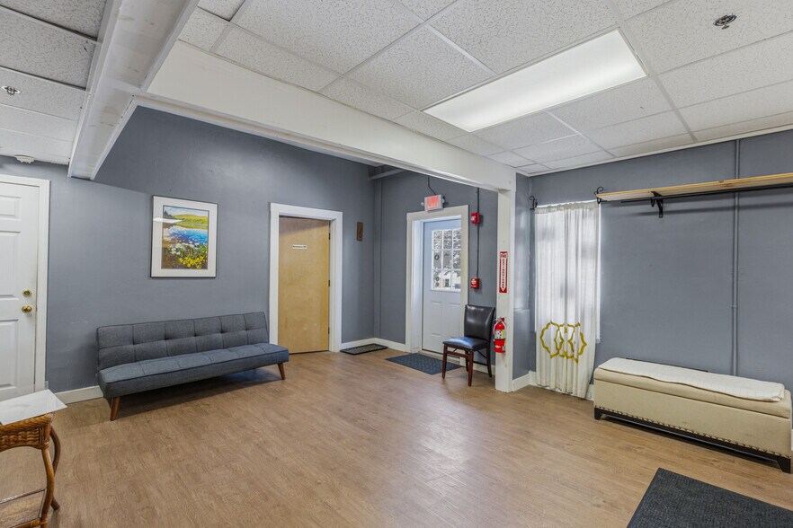 More Photos Of 36 Carpenter Street St, Keene Office For Sale