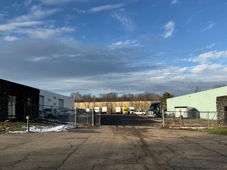 More Photos Of 2021 Midway Dr, Twinsburg Unknown For Lease