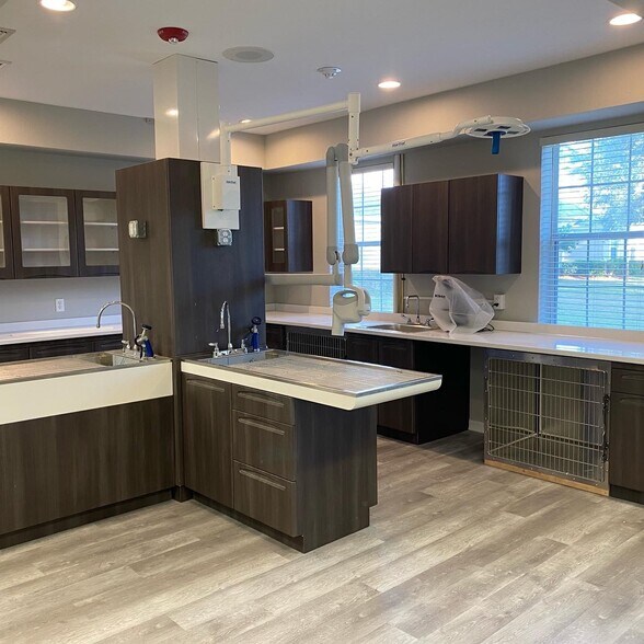 More Photos Of 27401 Cashford Cir, Wesley Chapel Office For Lease