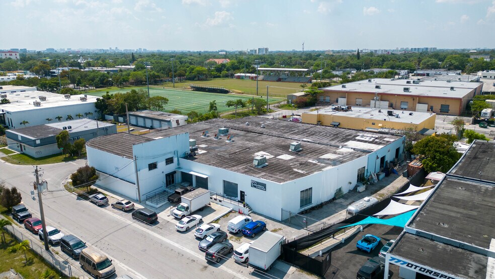 More Photos Of 6454 NE 4th Ave, Miami Light Manufacturing For Lease