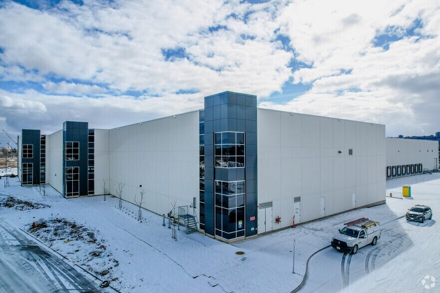 More Photos Of 16 Studebaker Pl, Hamilton Distribution For Lease