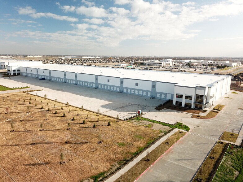 Primary Photo Of 900 Heritage Trace Pky, Fort Worth Warehouse For Lease
