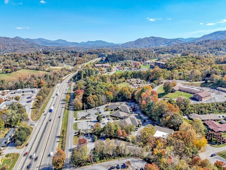 More Photos Of 540 Hospital Dr, Clyde Healthcare For Sale