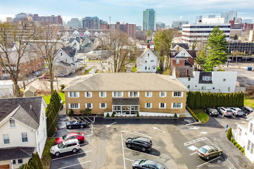 More Photos Of 27 Oak St, Stamford Office For Lease