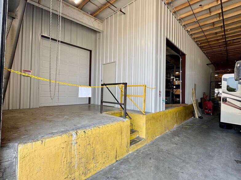 More Photos Of 30225 Clayton Rd, Ardmore Flex For Sale