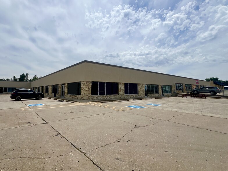 More Photos Of 12260 NE 23rd St, Nicoma Park Storefront For Sale