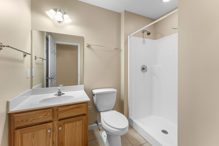 More Photos Of 520 Baird Cove Rd, Franklin Apartments For Sale