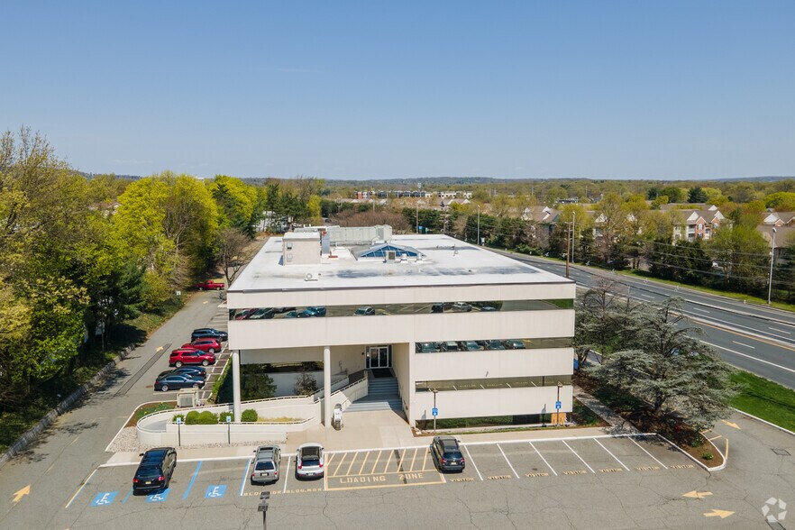 More Photos Of 16-00 State Route 208, Fair Lawn Office For Lease