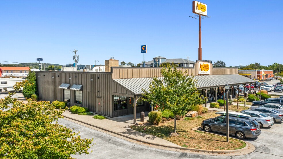More Photos Of 800 Happy Valley St, Cave City Restaurant For Sale