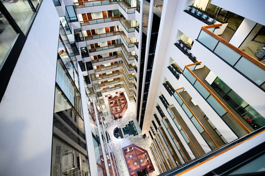 More Photos Of 15851 Dallas Pkwy, Addison Office For Sale