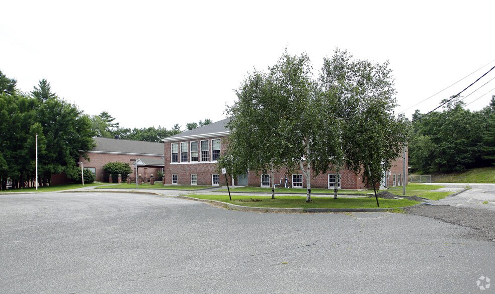 Primary Photo Of 74 Lunt Rd, Falmouth Office For Lease