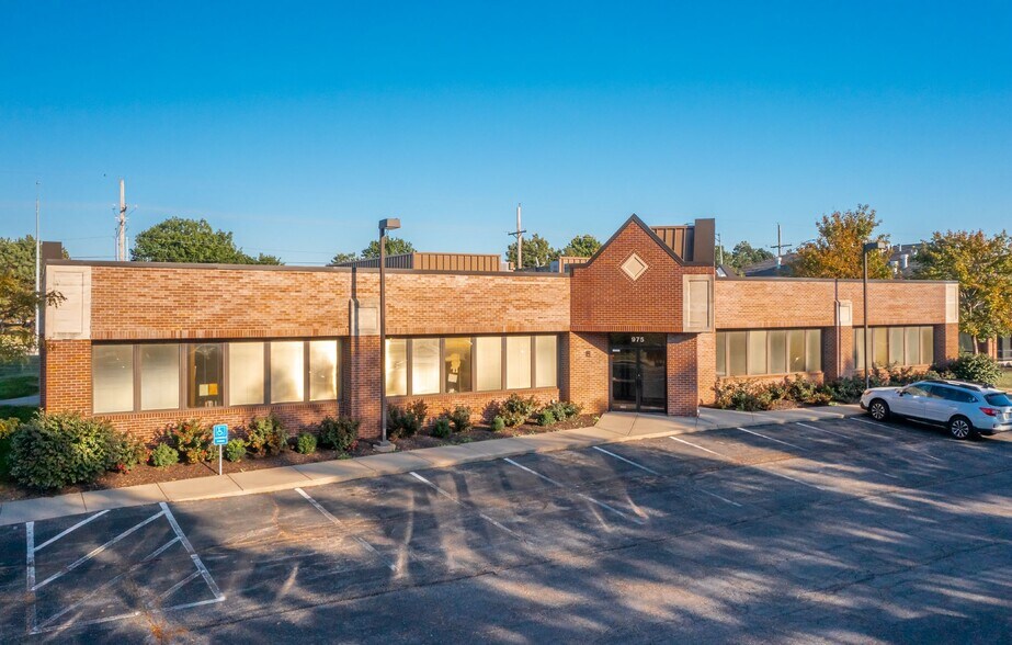 More Photos Of 975 N Mur-Len Rd, Olathe Medical For Sale