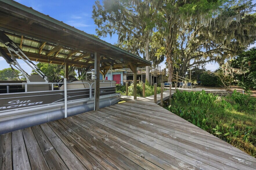 More Photos Of 400 Lakeshore Dr, Eustis Specialty For Sale