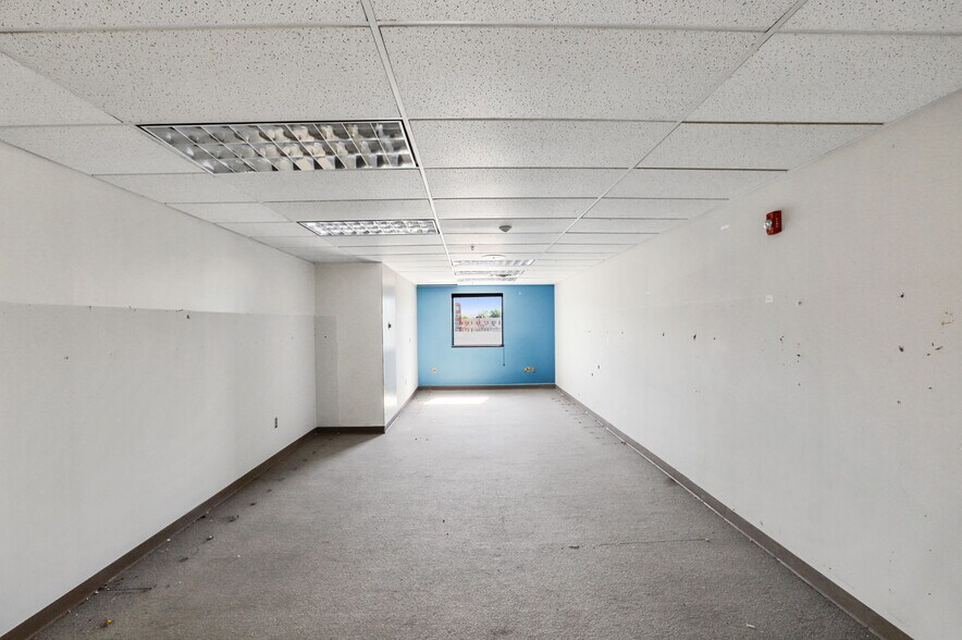 More Photos Of 184 Salem Ave, Dayton Office Residential For Lease