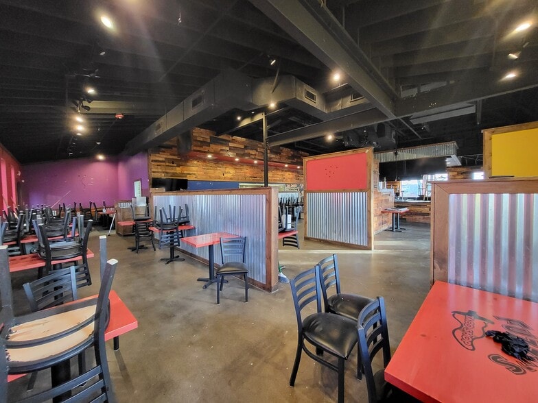 More Photos Of 3607 S Range Line Rd, Joplin Restaurant For Lease