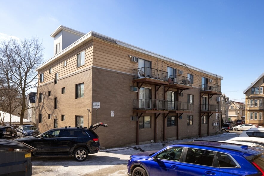 More Photos Of 25 Hamilton Ave, Lynn Apartments For Sale