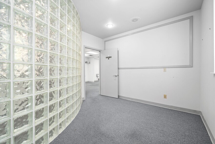 More Photos Of 311 W 9th St, Hopkinsville Medical For Lease