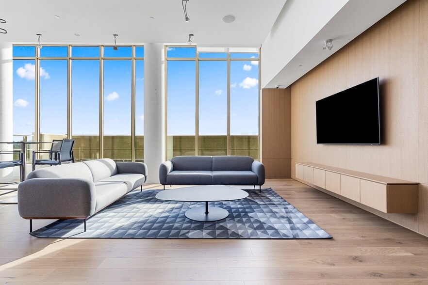 More Photos Of 9 Croham Rd, Toronto Apartments For Lease