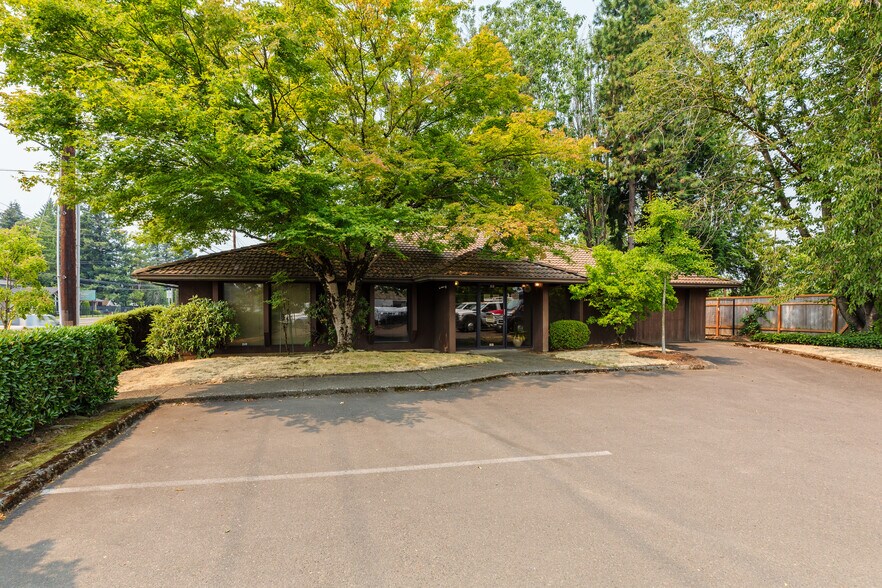 More Photos Of 10347 SE Division St, Portland Office For Sale