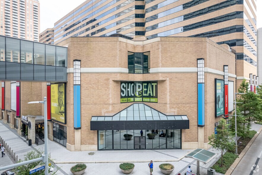 More Photos Of 1331 Lamar Ave, Houston Office For Lease