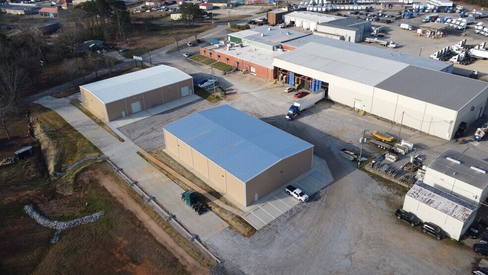 More Photos Of 700 E Fairfield Rd, Greenville Warehouse For Lease