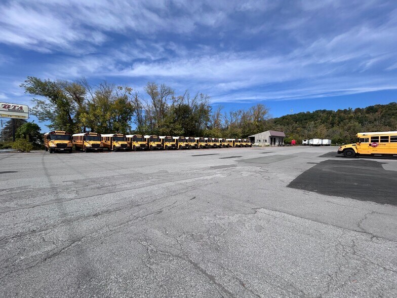 More Photos Of 151 Riverside Dr, Fultonville Truck Terminal For Sale