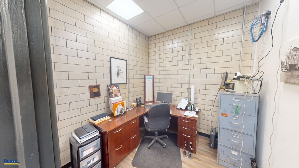 More Photos Of 1586 Mahoning Ave, Youngstown Storefront For Lease