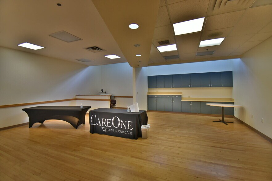 More Photos Of Mediplex Of Concord, Concord Rehabilitation Center For Lease