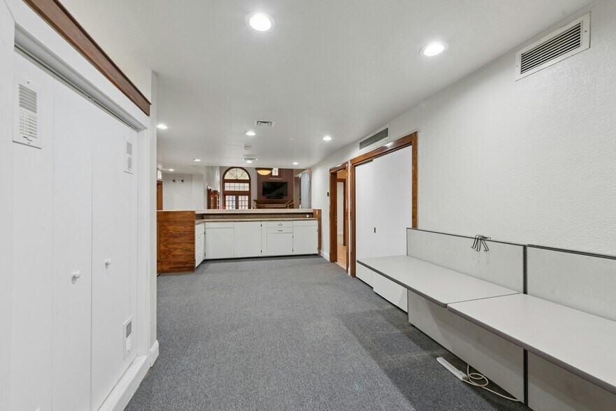More Photos Of 7685 Northcross Dr, Austin Office For Lease