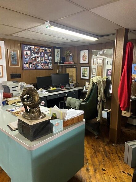 More Photos Of 32 Market St, Bangor Storefront Retail Office For Sale